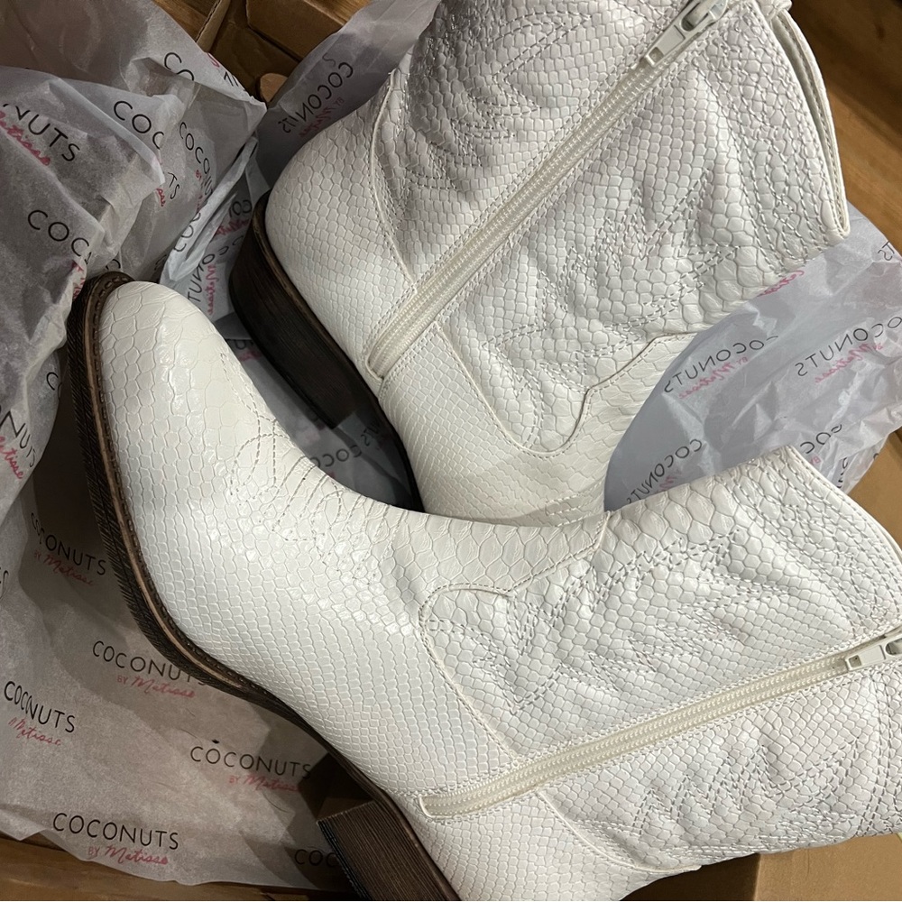 Coconuts Vegan Ranch Boot Pistol Gem